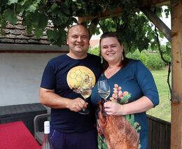 Za vínem a krásou Znojemska do Chalupy U dvou zvířat